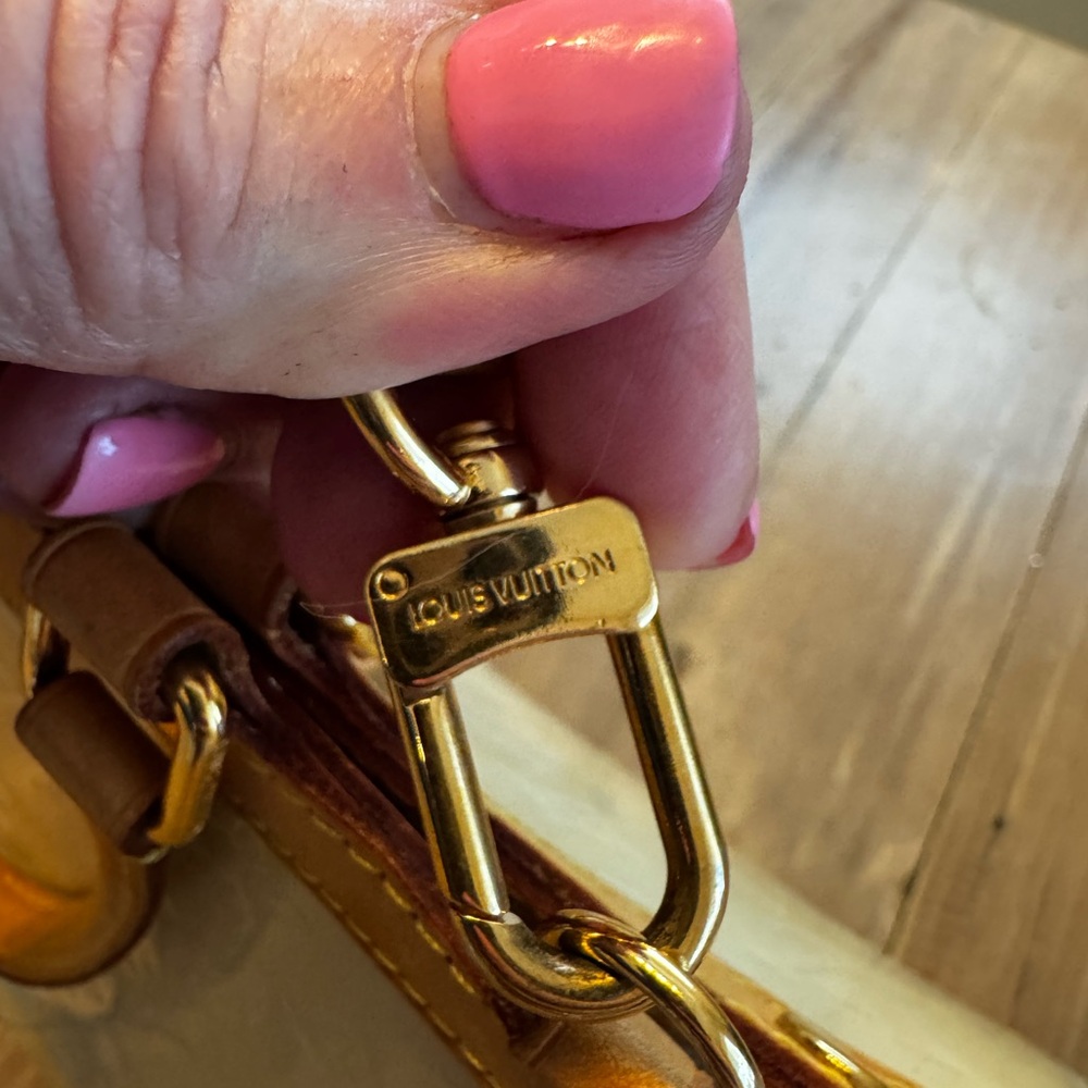 Louis Vuitton Blanc Corail Vernis Brea MM - Picture 3 of 14